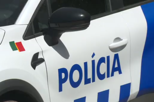 Agente da PSP assaltado por suspeitos armados na Pontinha