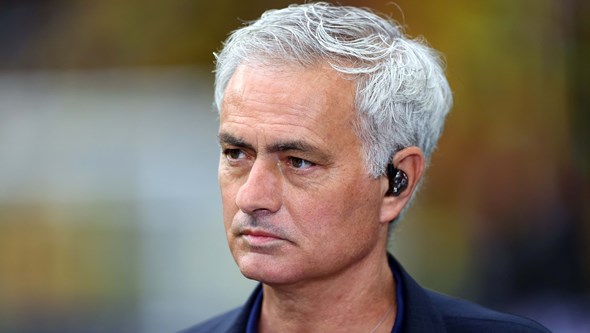 José Mourinho confirmado como treinador do Fenerbahçe 