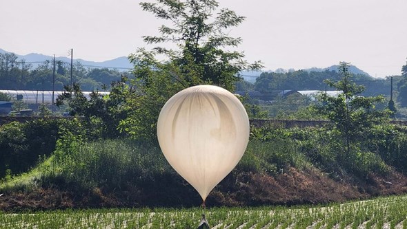 Coreia do Norte envia 600 balões com lixo para Coreia do Sul 