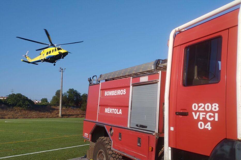 Jovem de 17 anos morre afogado na praia da Mina de São Domingos