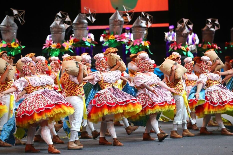 Apresentação da marcha de Bela Flor-Campolide