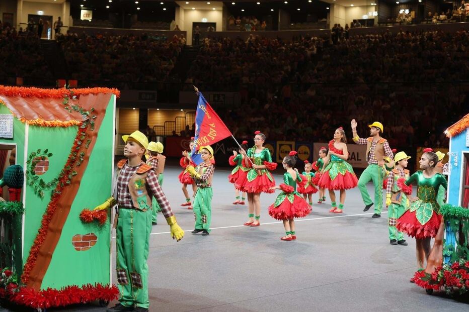 Apresentação da marcha de Voz do Operário