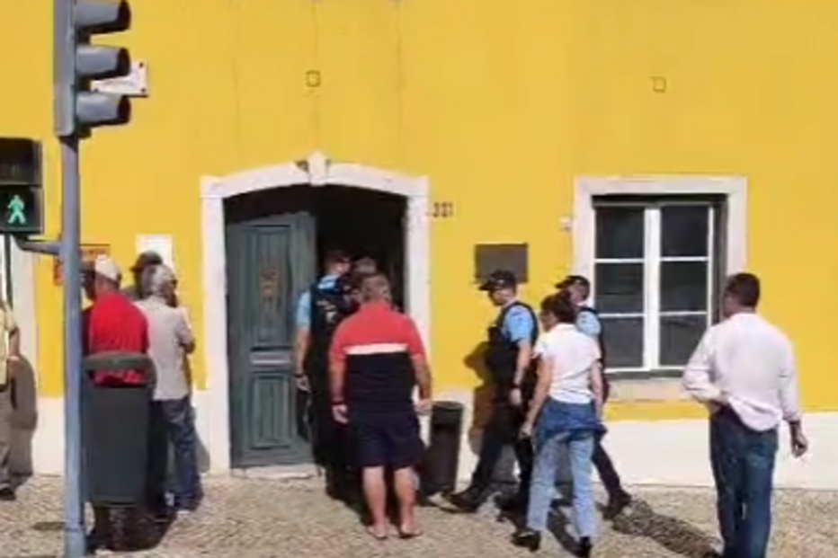 PSP e MP realizam buscas em instalações e moradas de dirigentes do Clube de Campismo de Lisboa
