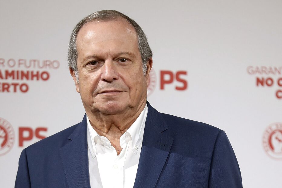 Carlos César