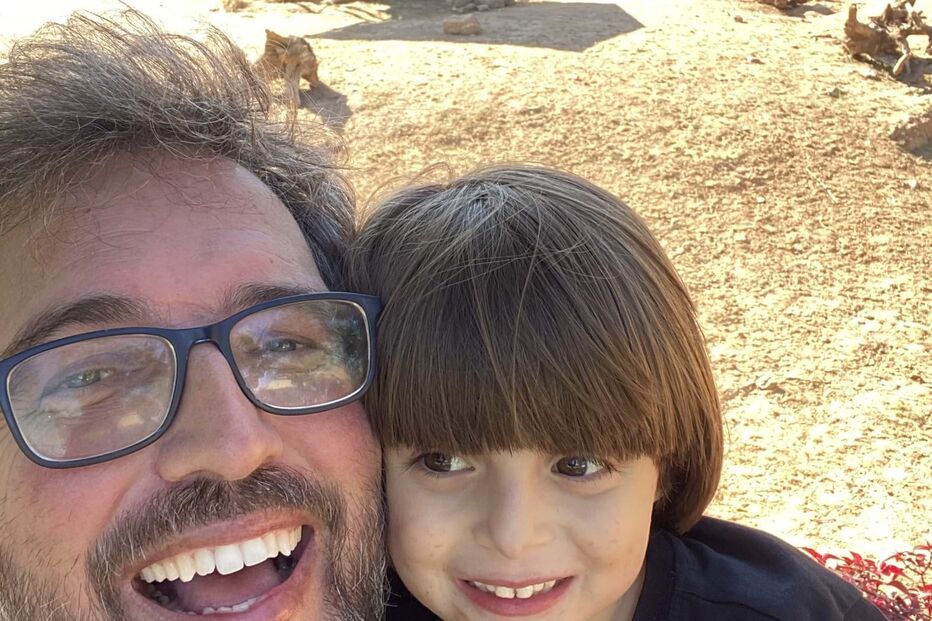 Pedro Chagas Freitas e o filho Benjamim