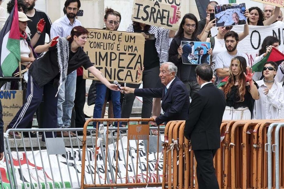 Marcelo Rebelo de Sousa dirige-se 