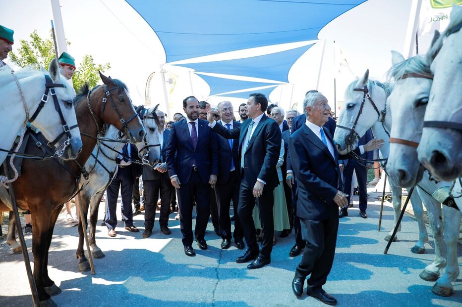 O Presidente da República e o primeiro-ministro estiveram sempre lado a lado na visita à Feira Nacional de Agricultura