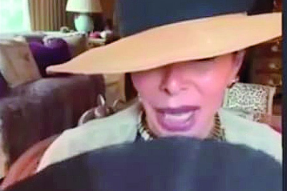 José Castelo Branco e Brunny Fernandes têm mantido algumas conversas públicas nas redes sociais desde 2020, muitas delas de cariz sexual. O cantor e historiador que agora vive na Alemanha, admite que passou férias com familiares do ‘Conde’, mas não conseguiu desmentir que mantém uma relação amorosa com o marchand d’art 