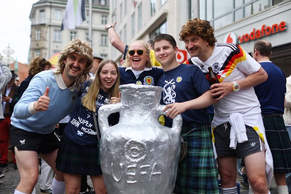 Presença de milhares de adeptos estrangeiros determinante para a valorização da competição