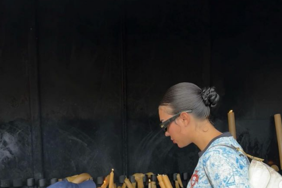 Georgina Rodríguez com o filho no Santuário de Fátima