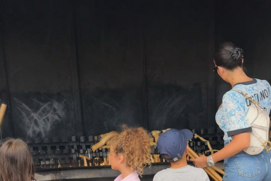 Georgina Rodríguez com os filhos no Santuário de Fátima