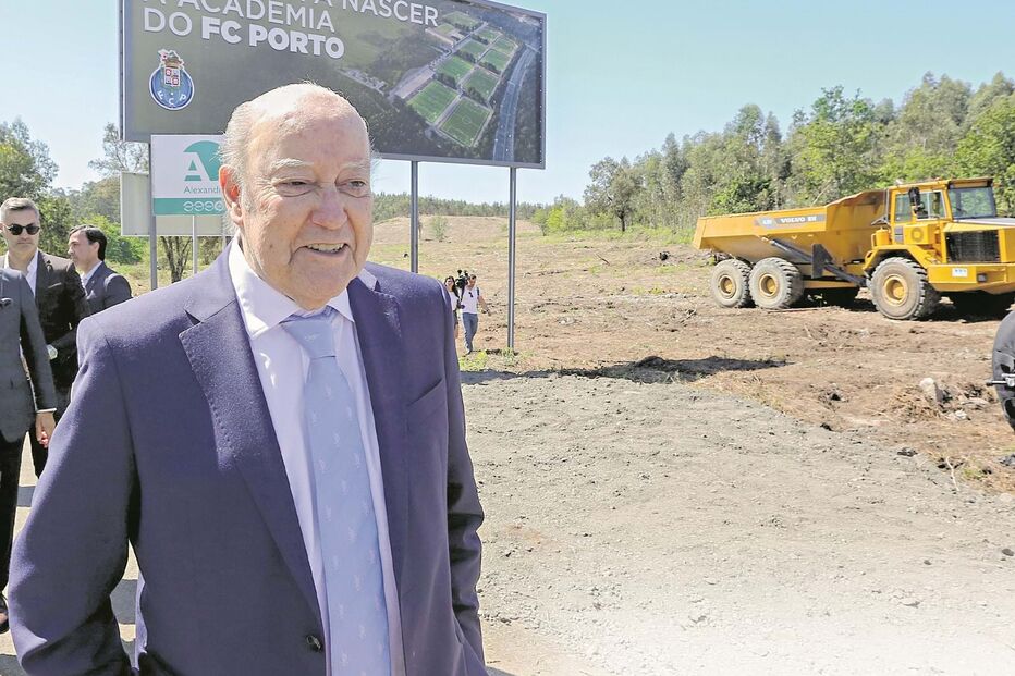 Pinto da Costa nos terrenos da Maia