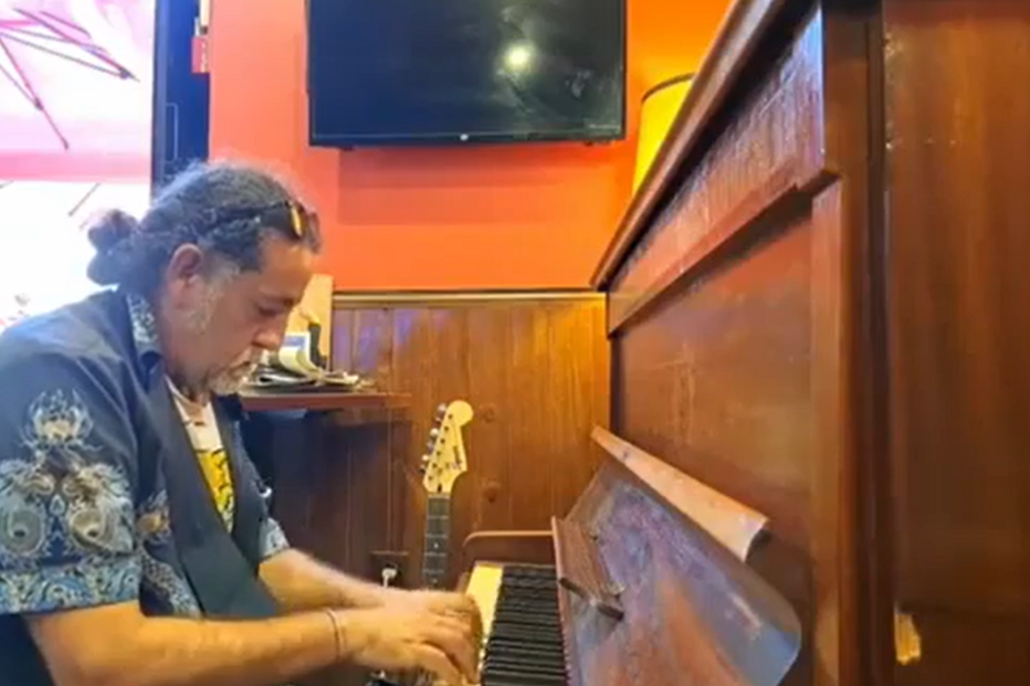 'Esfaqueei-o na cabeça e em várias partes do corpo”: Arguido descreve morte do pianista Pedro Queiroz