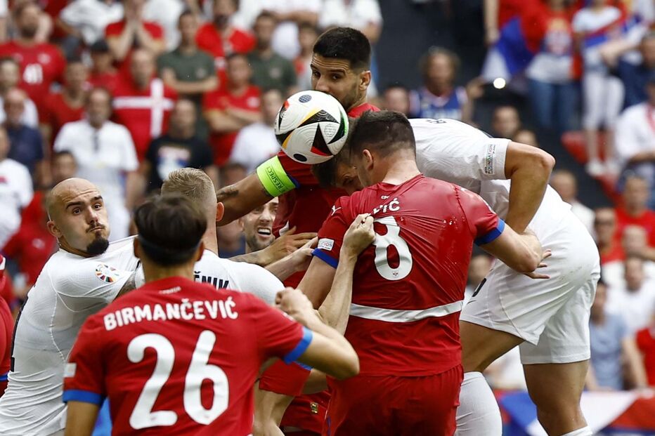 Eslovênia vs Sérvia