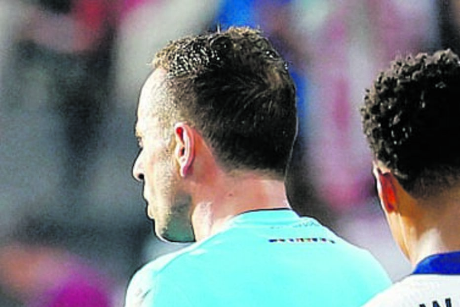 Símbolo do Euro 2020 no braço esquerdo