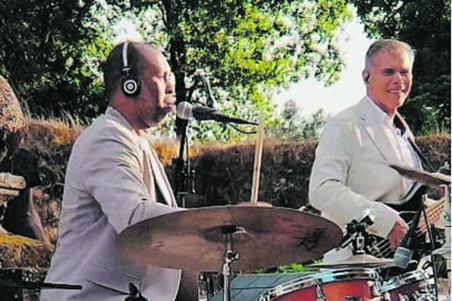 Helton na bateria