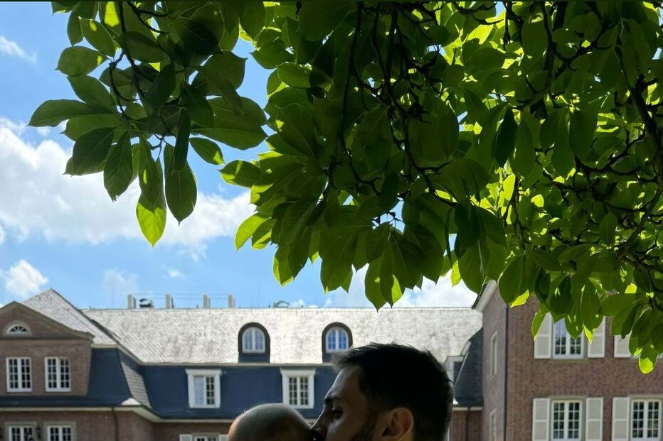 Bernardo Silva recebe a mulher e a filha no estágio da seleção