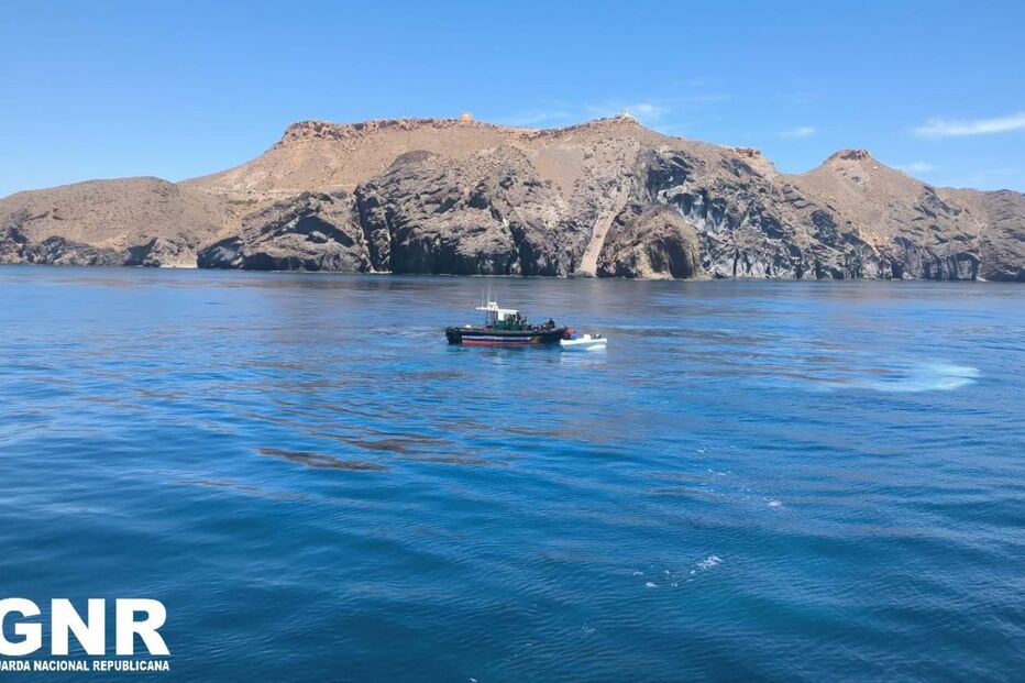 GNR salva 16 migrantes