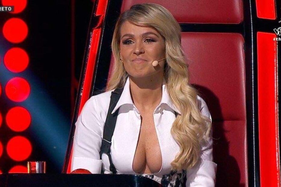 Aurea já tinha dado que falar com decote no 'The Voice'