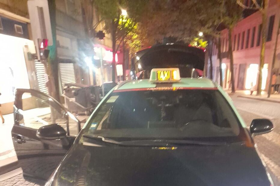 Taxista tenta enganar turistas e acaba detido no Porto