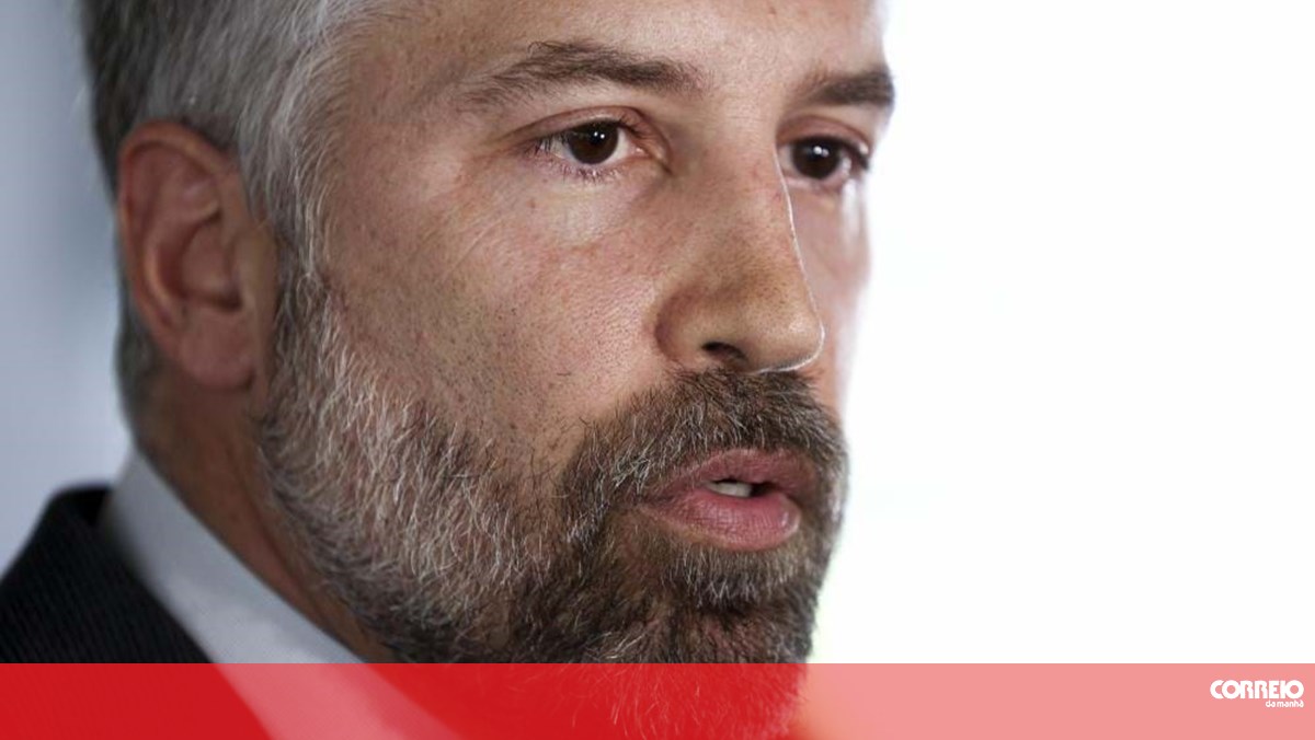 Pedro Nuno quer redução do IRS com reflexo já este ano e sem "birra" do Governo