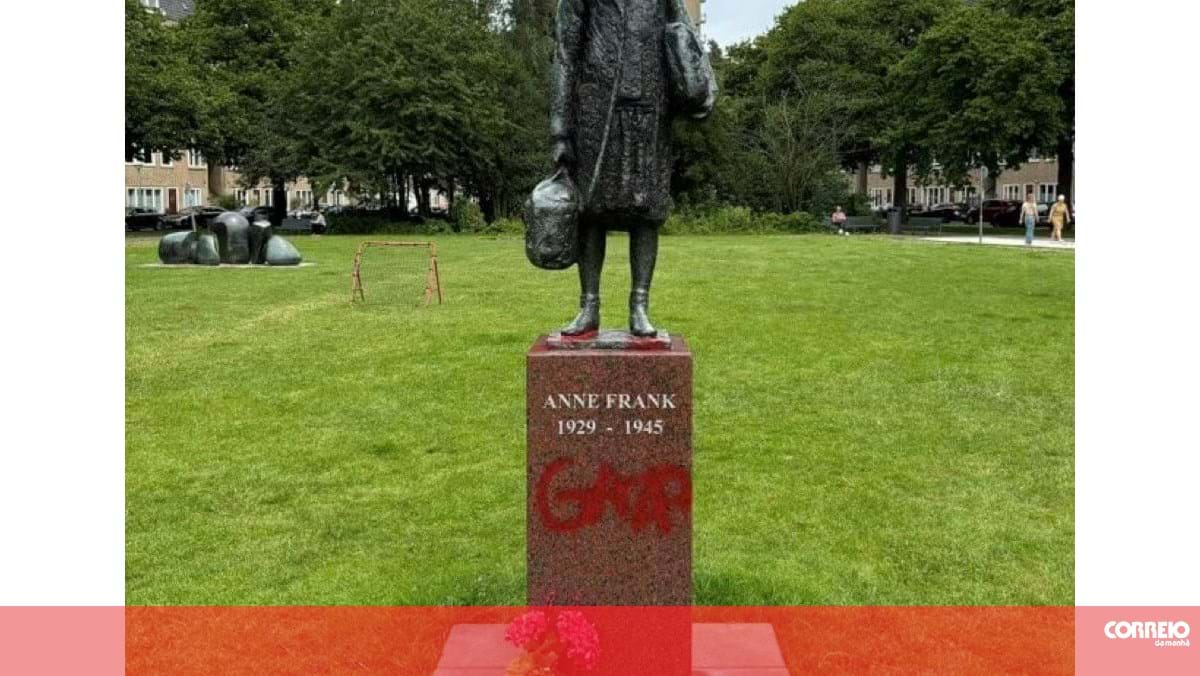 Estátua de Anne Frank em Amesterdão vandalizada com tinta vermelha e com a palavra “Gaza” – Mundo