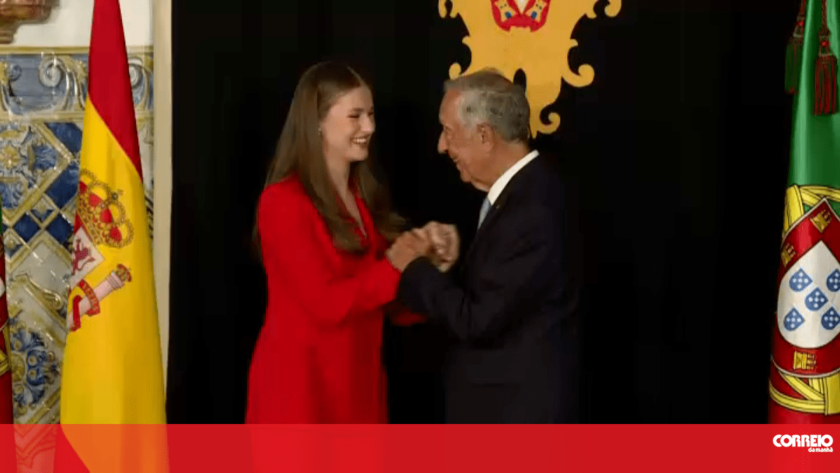 Princesa Leonor recebida com honras militares em Belém