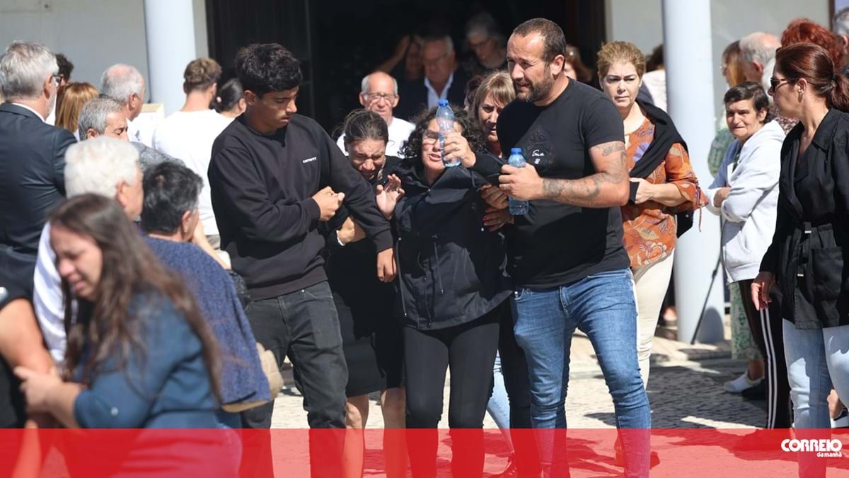Lágrimas no último adeus aos homens do mar – Portugal