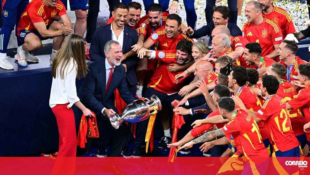 Noite de Glória para a Equipa 'Roja': Espanhóis festejam título de Campeões Europeus
