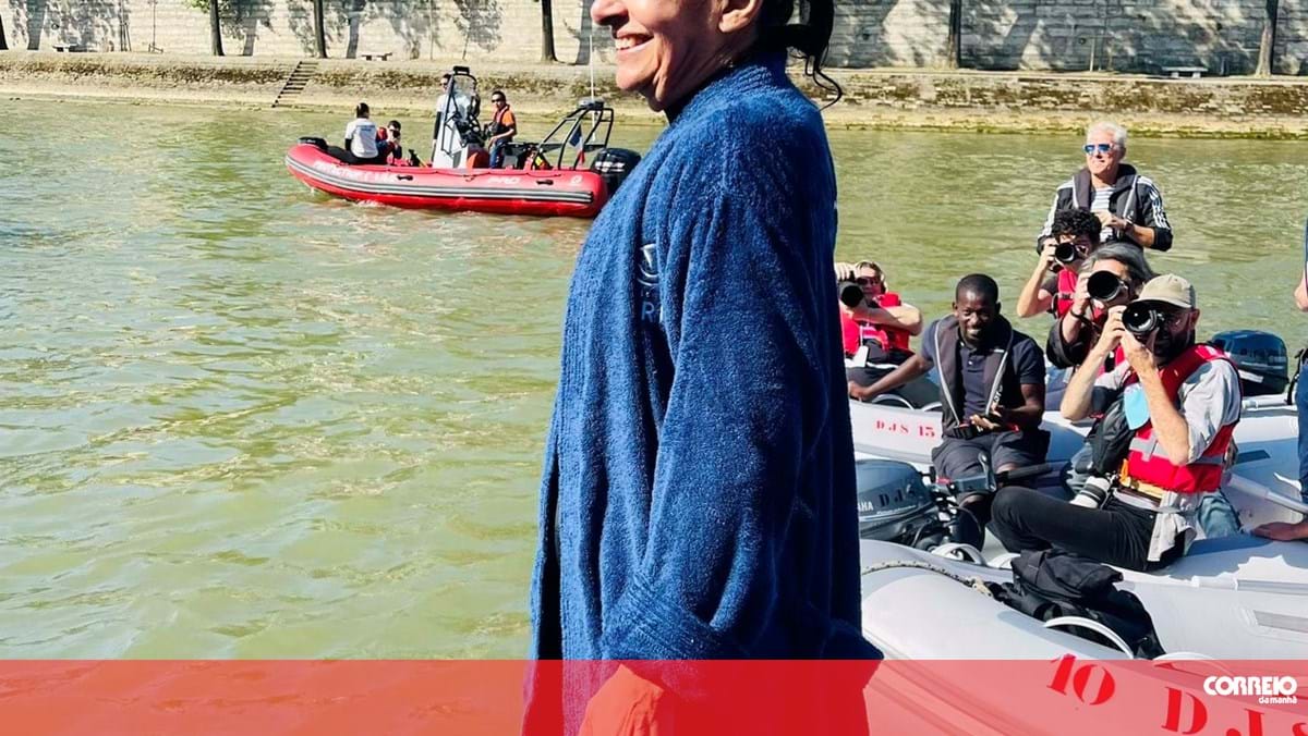 Presidente da câmara de Paris nada no rio Sena para mostrar que a água tem qualidade para as provas de aquáticas – Mundo