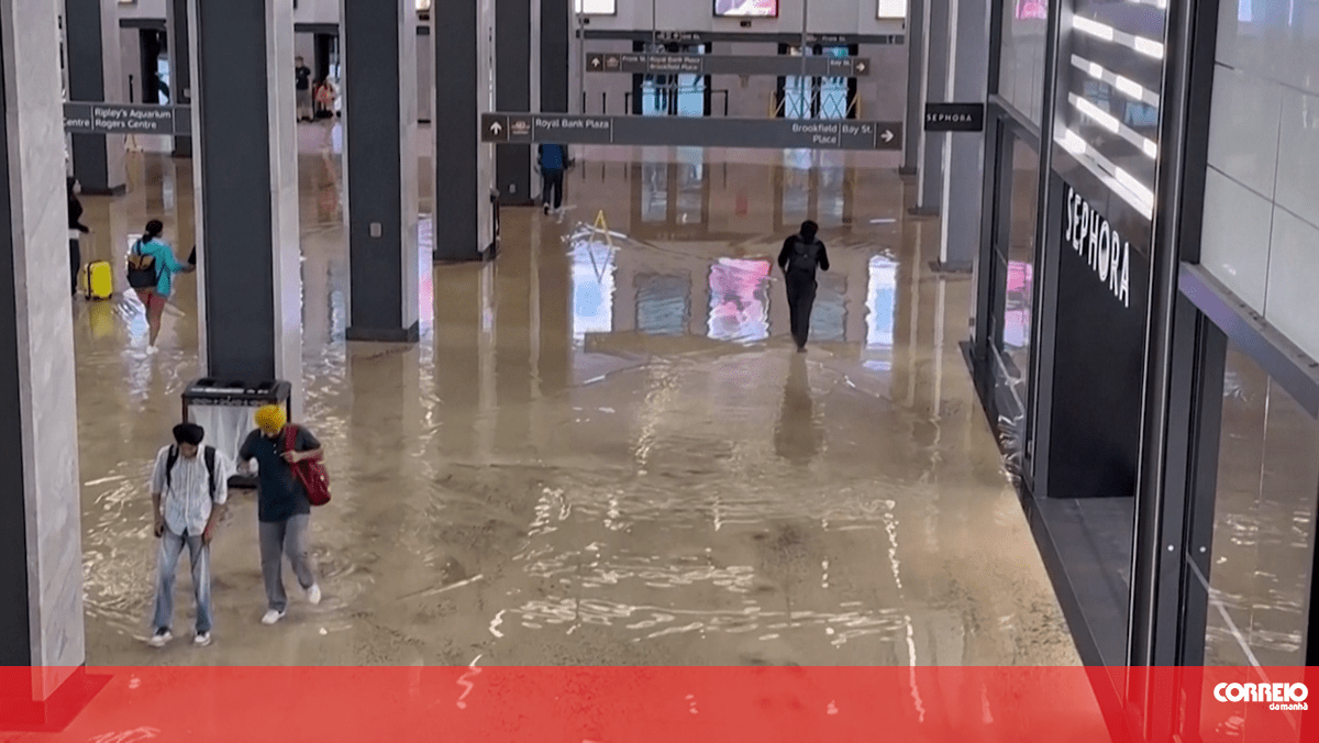 Chuvas fortes inundam autoestradas e cortam a eletricidade em Toronto