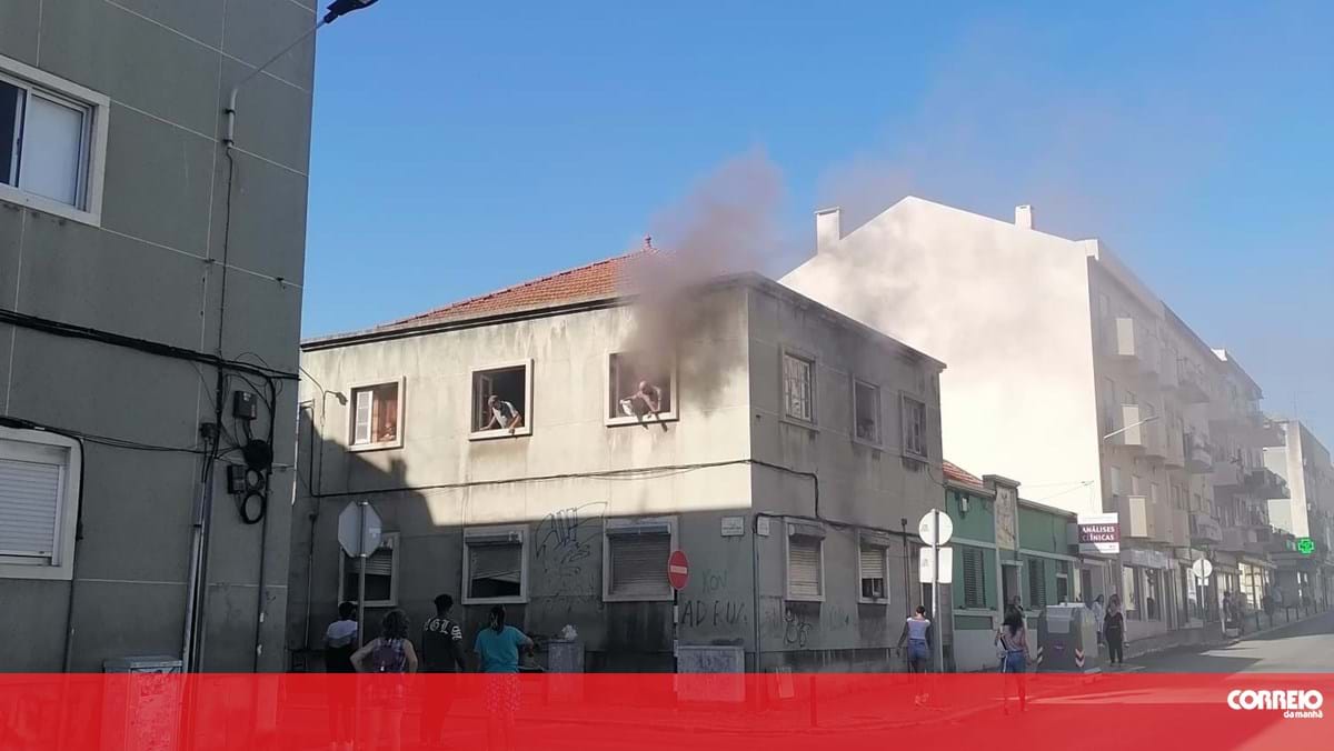 Um ferido em incêndio habitacional no Barreiro