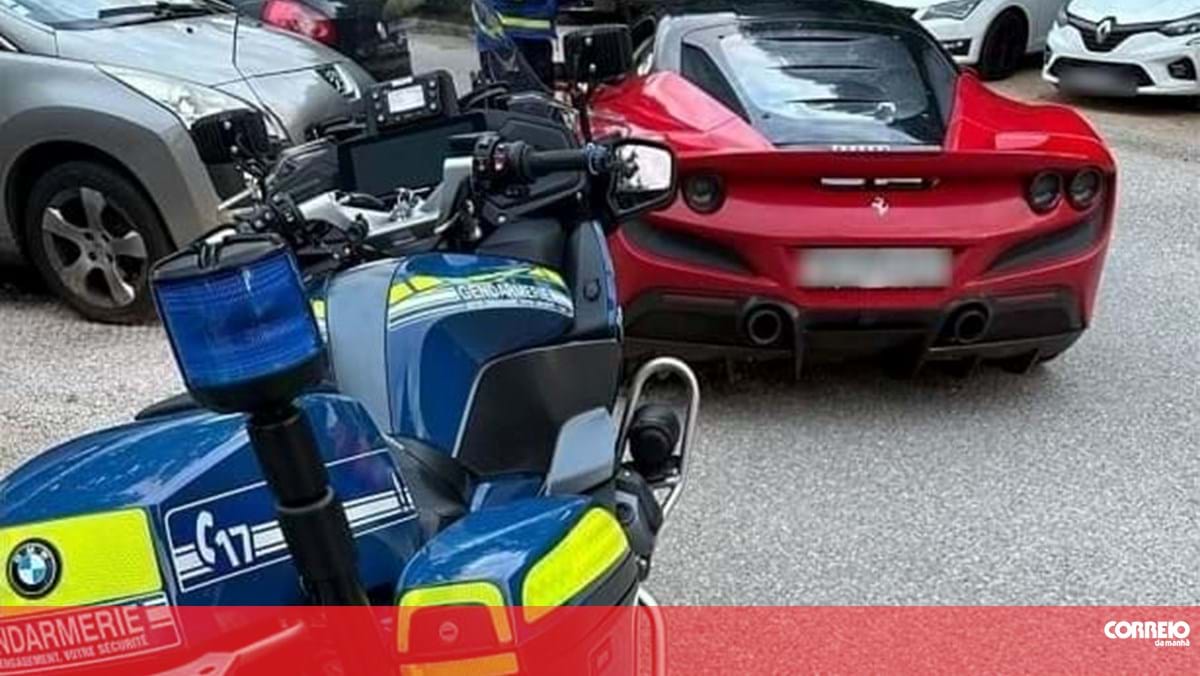 Ferrari multado por excesso de velocidade e por não ter cadeirinha para crianças – Insólitos