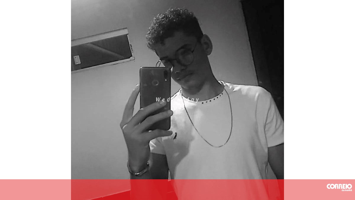 Revelada a identidade do jovem de 21 anos morto à facada na praia em Carcavelos