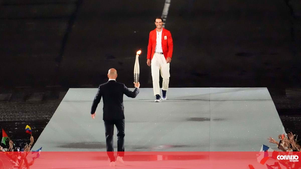 Emmanuel Macron declara abertos os Jogos Olímpicos de Paris. Nadal, Serena Williams e muitos outros levaram a chama – Desporto