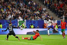 Corte fundamental de Rúben Dias após remate de Kolo Muani no Portugal-França do Euro 2024