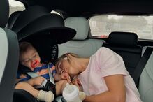 Kelly Bailey e o filho Vicente Blue