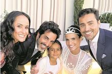 Os noivos com  o ator Ricardo Pereira, a mulher deste, Francisca, e a filha