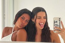 Carolina Loureiro e Joana Aguiar numa das praias com águas cristalinas que visitaram