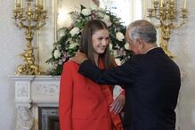 Princesa Leonor recebida com honras militares em Belém