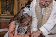 Os melhores momentos do batizado do filho de Mickael Carreira e Laura Figueiredo