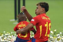 Lamine Yamal com o irmão, Keyne