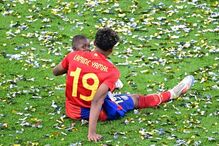 Lamine Yamal com o irmão, Keyne