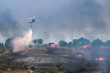 Incêndio deflagra em zona de mato em Setúbal