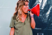 A atriz durante a sua participação na segunda temporada do ‘Taskmaster’