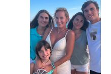 Fernanda Serrano e os quatro filhos