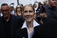 Céline Dion em Paris na abertura dos Jogos Olímpicos