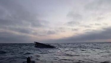 Veja as primeiras imagens da embarcação de pesca que naufragou em São Pedro de Moel