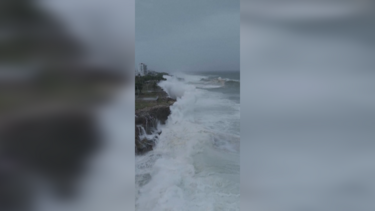 Tempestade provoca forte ondulação no mar na República Dominicana