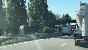 Colisão entre carro e camião faz três feridos e provoca condicionamentos no trânsito na A1 na Mealhada